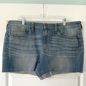 Universal Thread shorts.  Size 18W